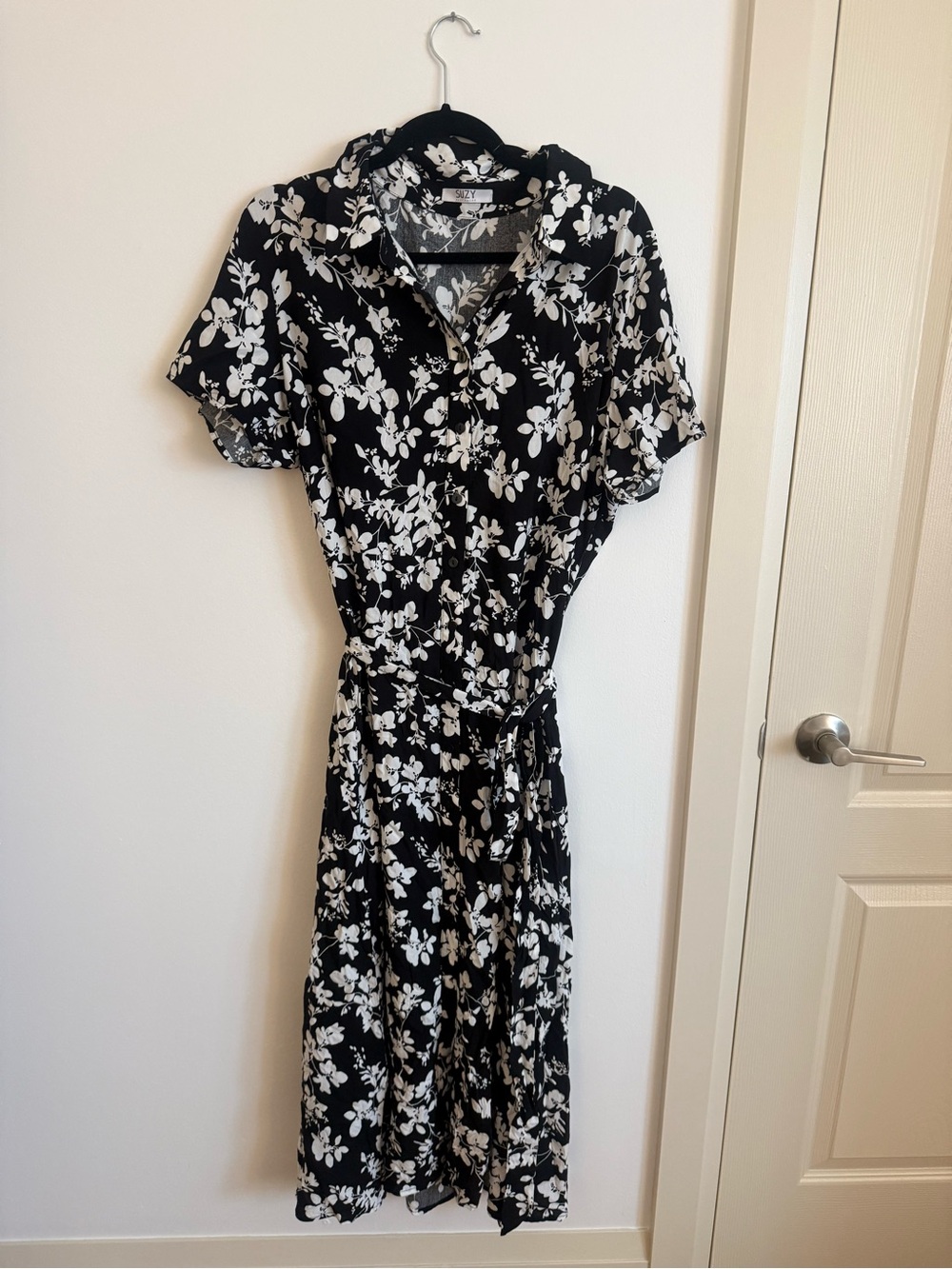 Suzy Shier Black & White Floral Shirt Dress with Tie Waist